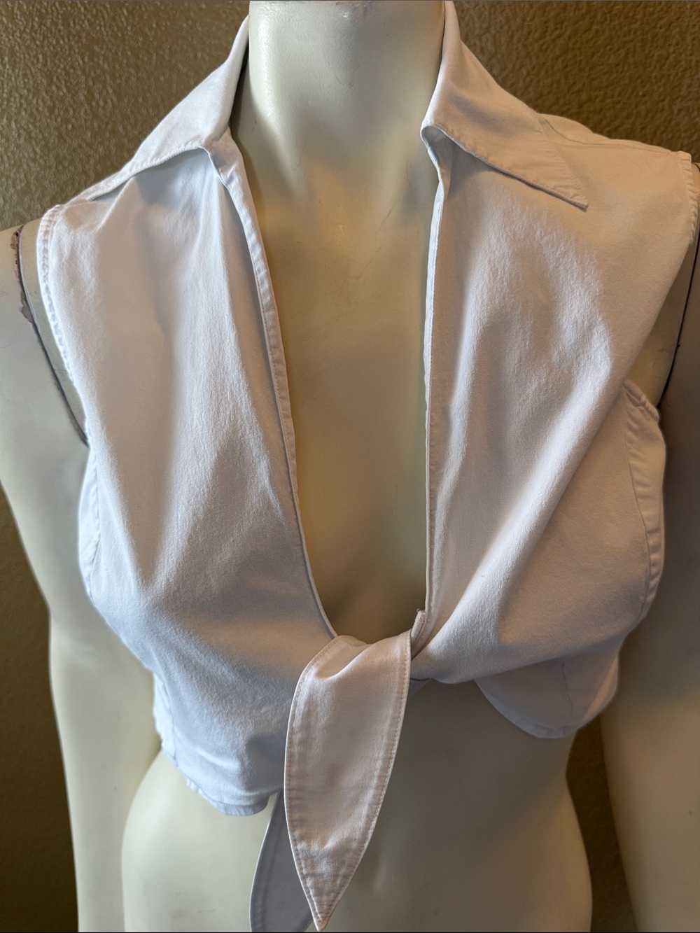 bebe White Tie-Front Sleeveless Collared Crop Top 90’s Vintage